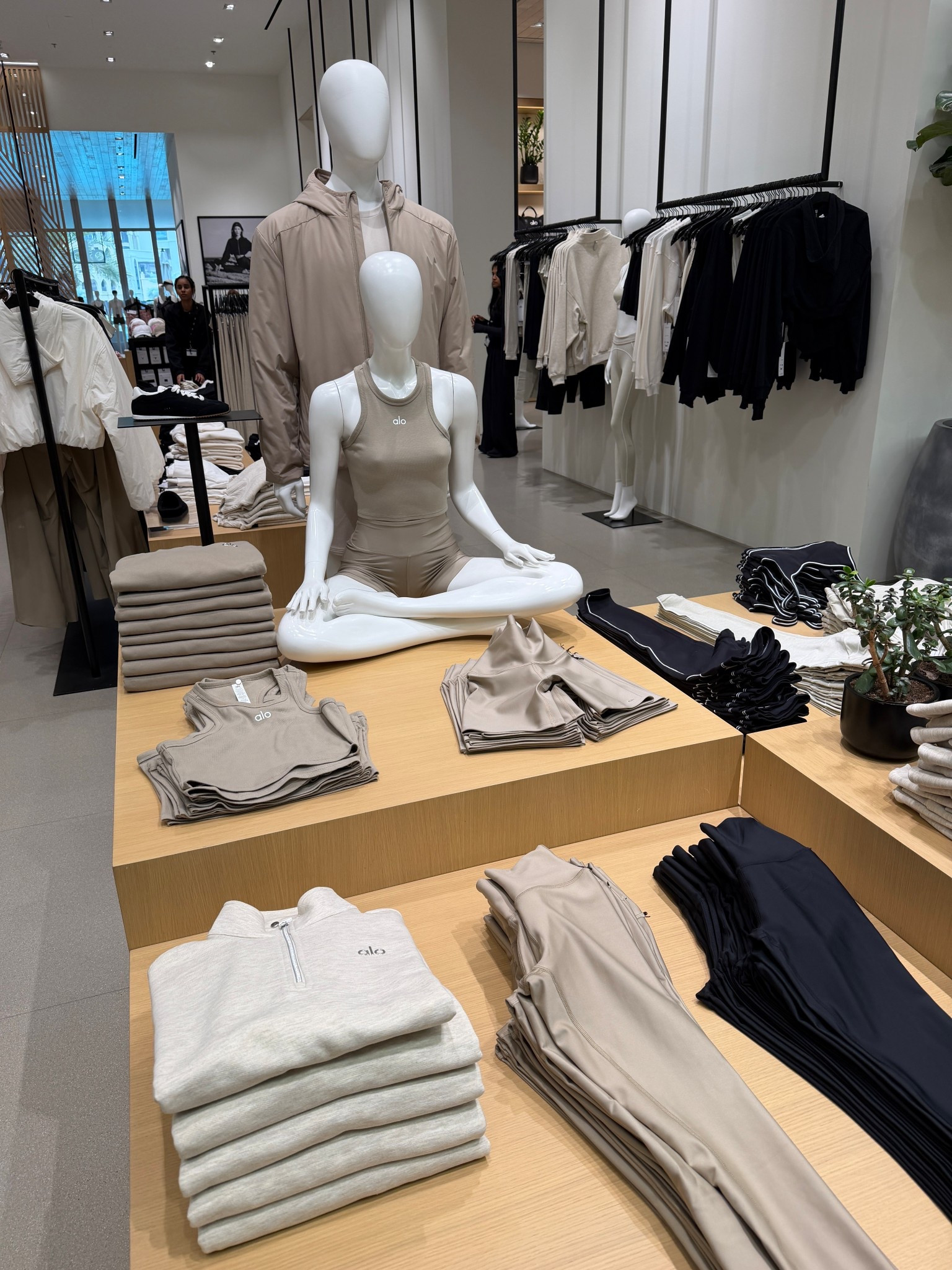 New in activewear from alo 🤍✨

#LTKuk #LTKspring #LTKfitness