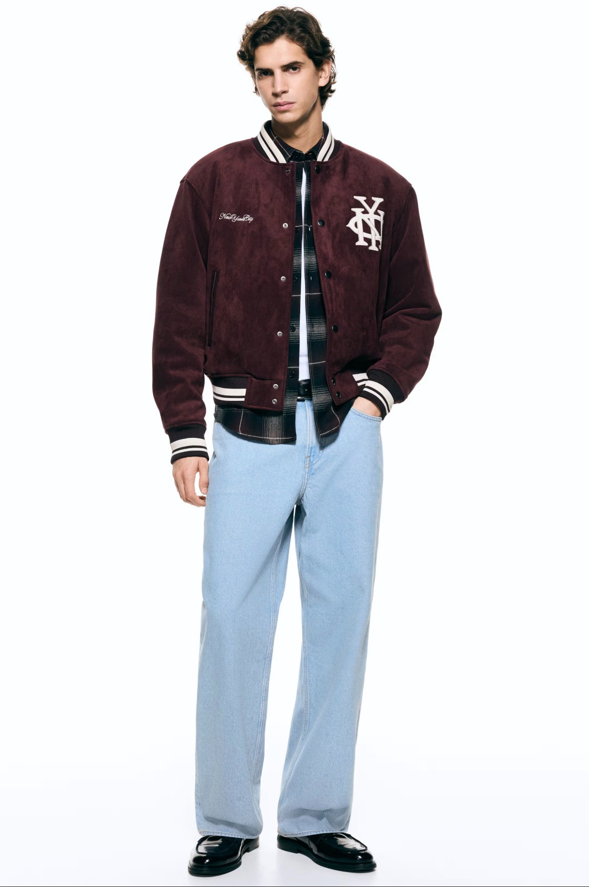 Burgundy Baseball Jacket Outfit for Men | NYC Street Style Look

#MensStreetStyle #NYCStyle #BurgundyOutfit #MensFallStyle #MensWinterStyle #VarsityJacket #BaseballJacket #StreetwearMen #MensOutfitInspo #EverydayMensStyle 

 #LTKootd #LTKMens