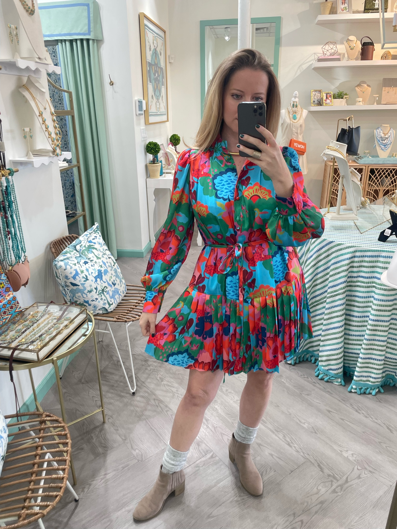 Colorful animal print dress


#LTKTravel #LTKWedding #LTKStyleTip