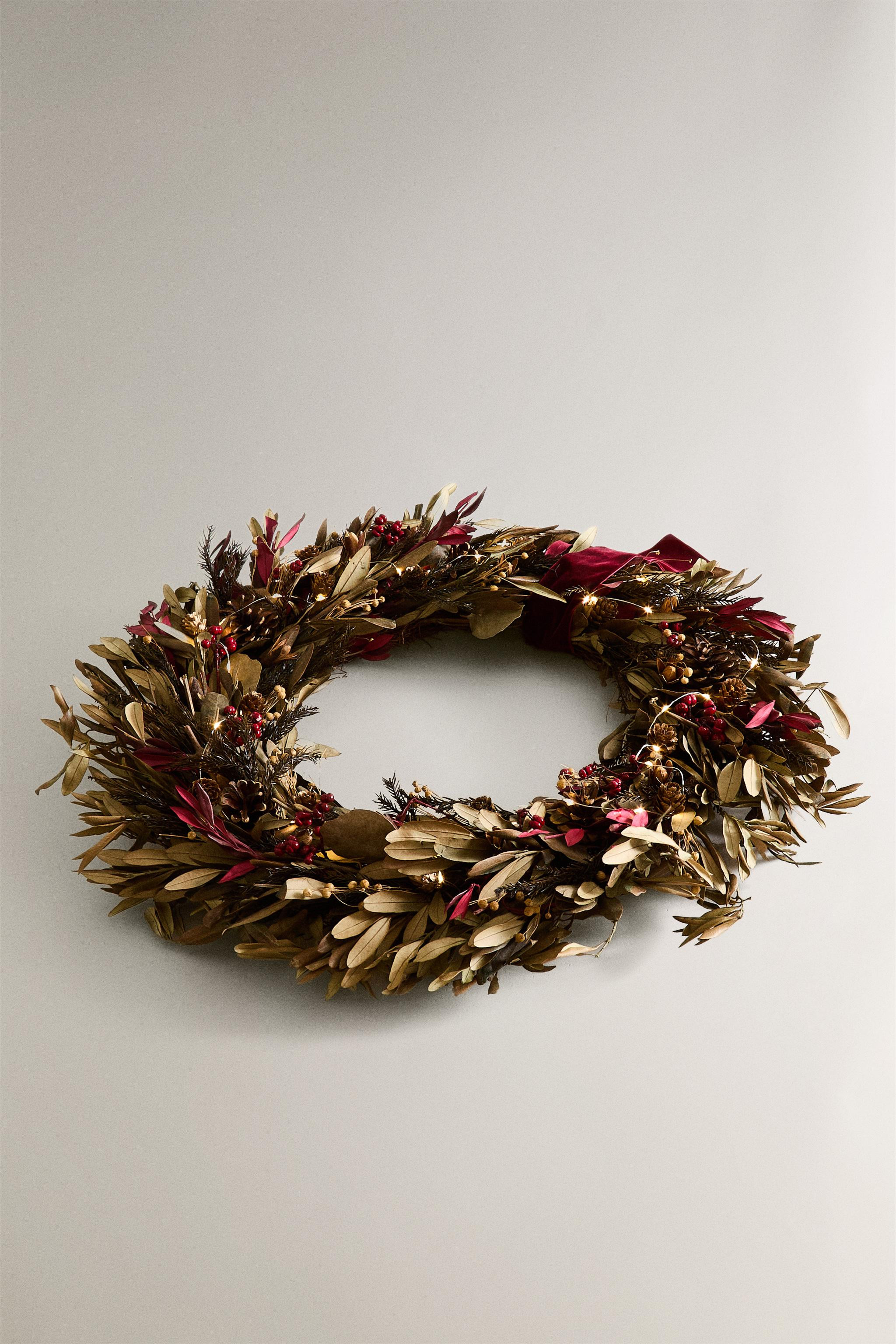 CHRISTMAS WREATH ORNAMENT OLIVE LEAF CHRISTMAS (23.6") | Zara US
