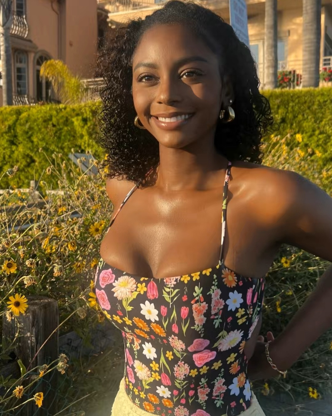 Hey ladies, Sommer is near and very much here in Los Angeles! I’ve attached links to this look ! They discontinued the one piece, but I found a two piece for you💗 

#LTKxMadewell #LTKSwim #LTKBeauty