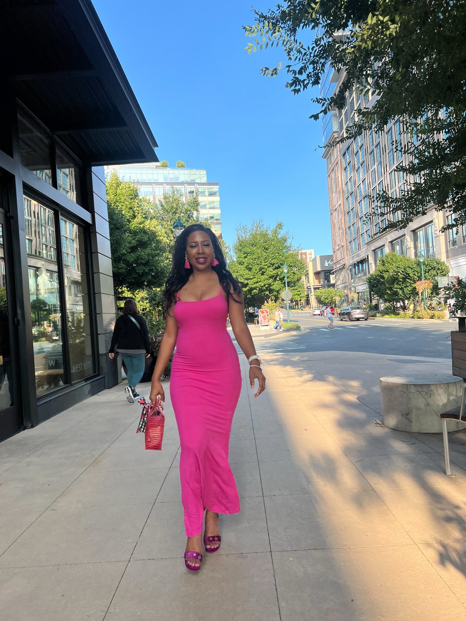 Stepping out in this hot pink maxi like 🤷🏾‍♀️ Snatched waist courtesy of the shapewear included! 💋

#OOTD #AmazonFashion #TravelOutfit

#LTKOver40 #LTKStyleTip #LTKFindsUnder50