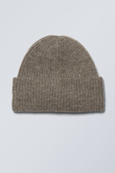 Pow Beanie | H&M (UK, MY, IN, SG, PH, TW, HK)