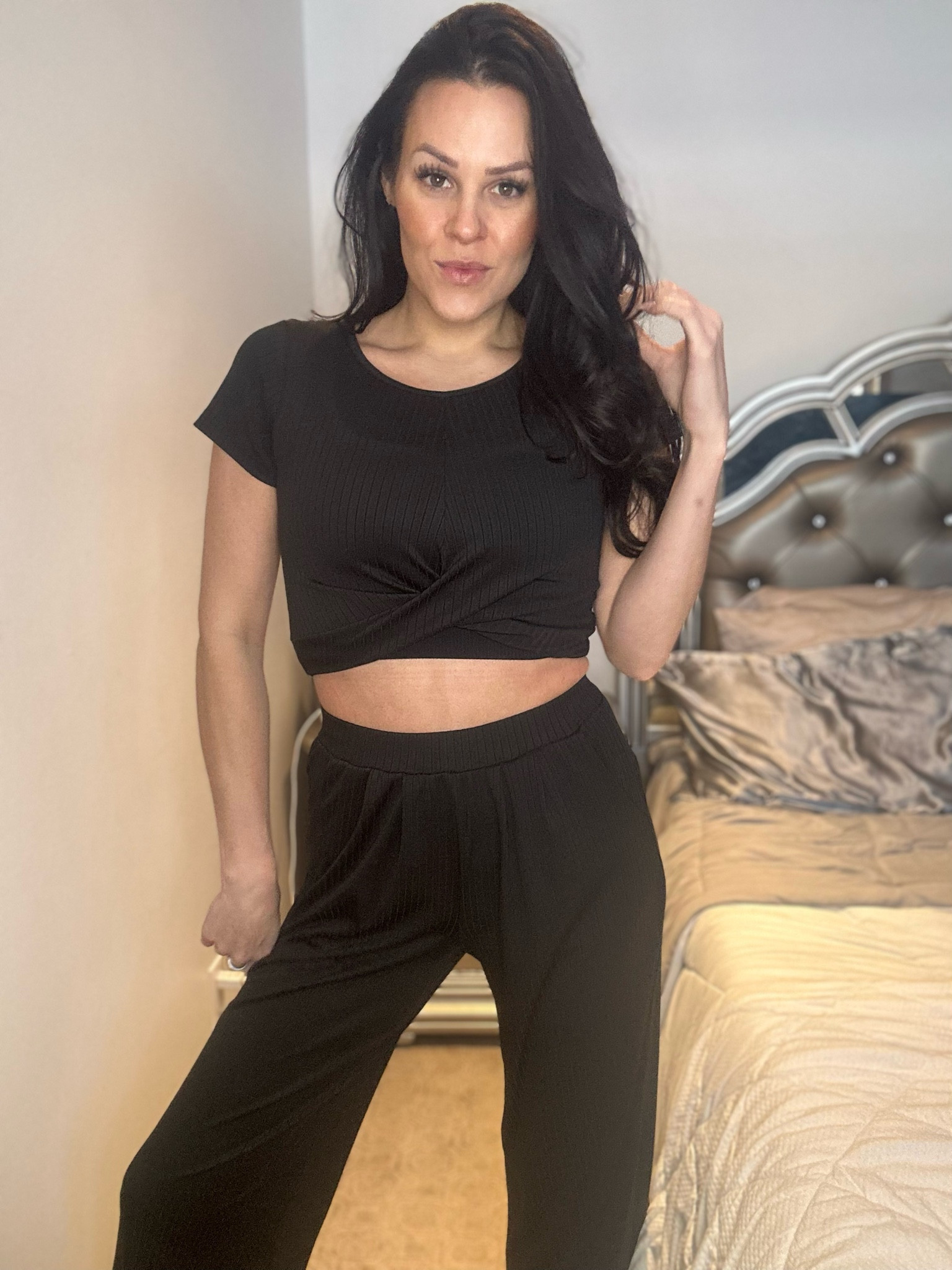 Ekouaer Womens Pajama Sets 2 Piece Lounge Set Short Sleeve Outfit Sets Ribbed Knot Crop Top Wide Leg Pants with Pockets

#LTKfindsunder100 #LTKhome #LTKtravel