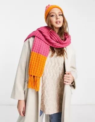 Boardmans - Sjaal met wafelpatroon en franje in roze | ASOS (Global)