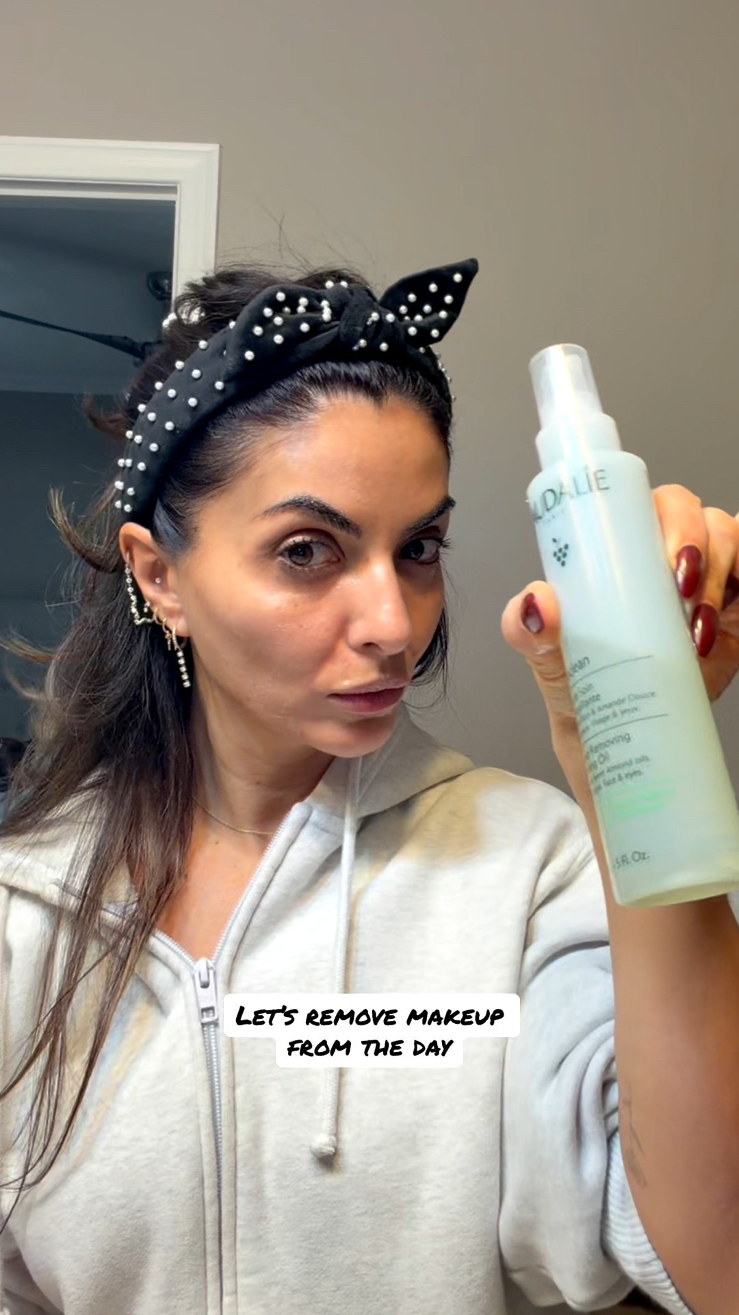 Products I use to wash my face as a 41 year old 

Allumier product to can’t be linked but are 💣 
She’s vanity face serum also is super hydrating and rich in collagen 

#LTKcanada #LTKbeauty