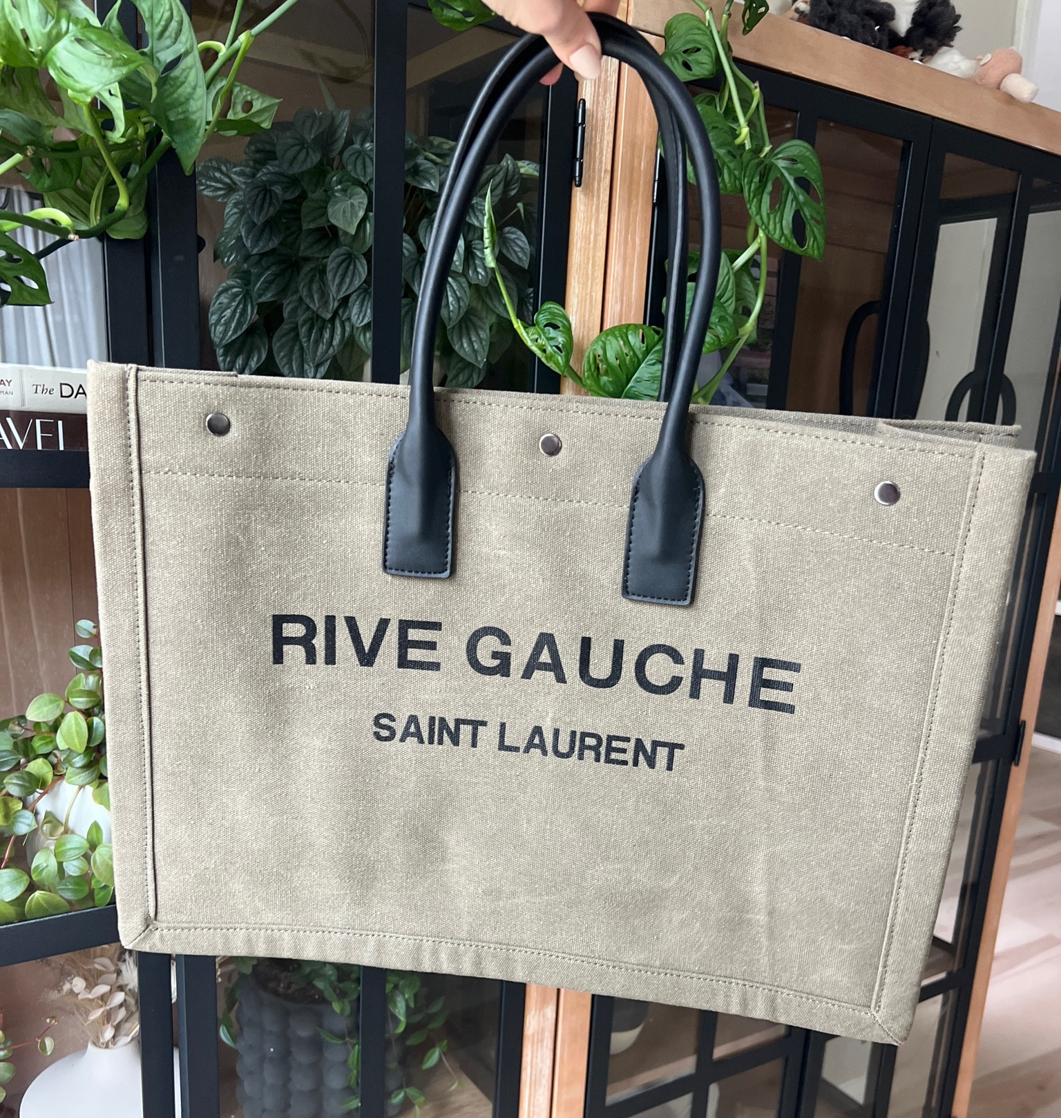 The best quality RG tote I’ve gotten!! The material is heavy and structured. I love it!! Comes in different sizes and all the colors under $60. This is “option 7” size 48x35cm.