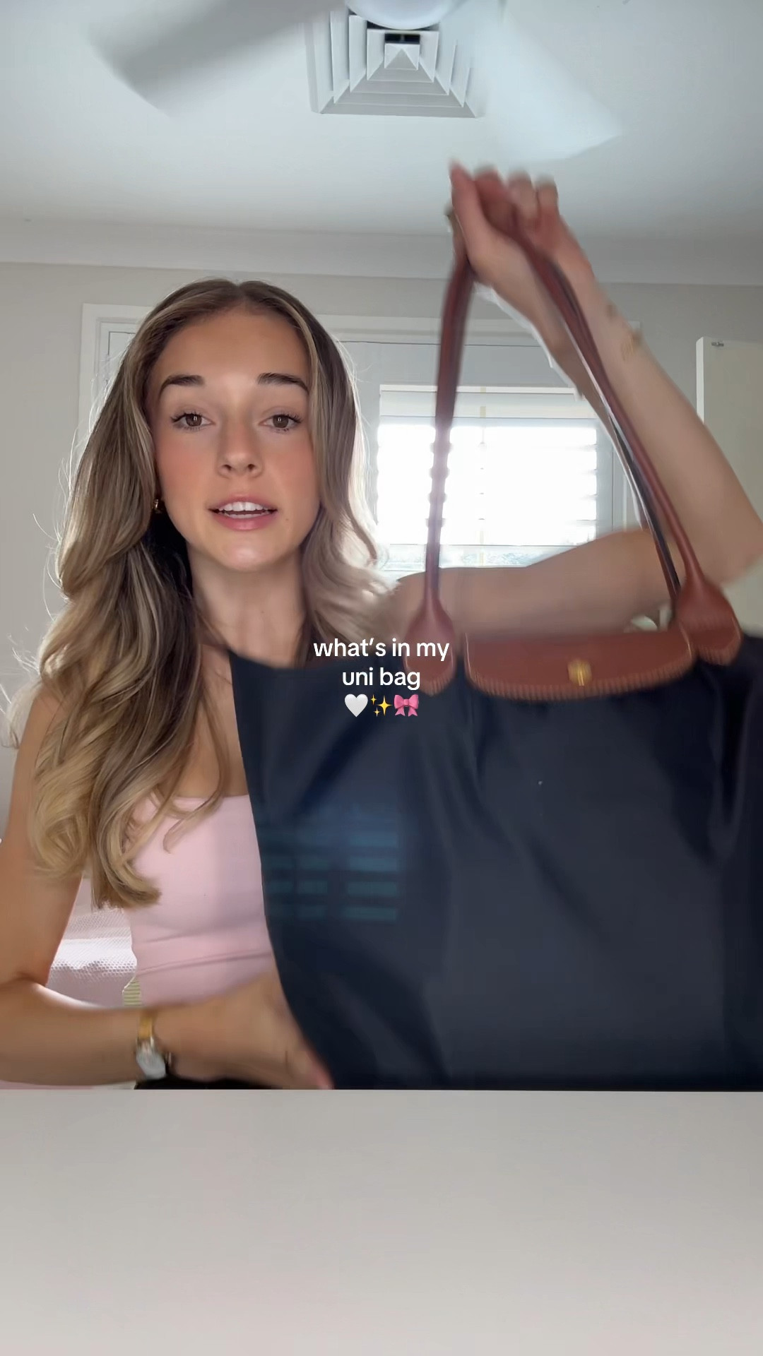 what’s in my uni bag 🎀 

#LTKaustralia #LTKbag