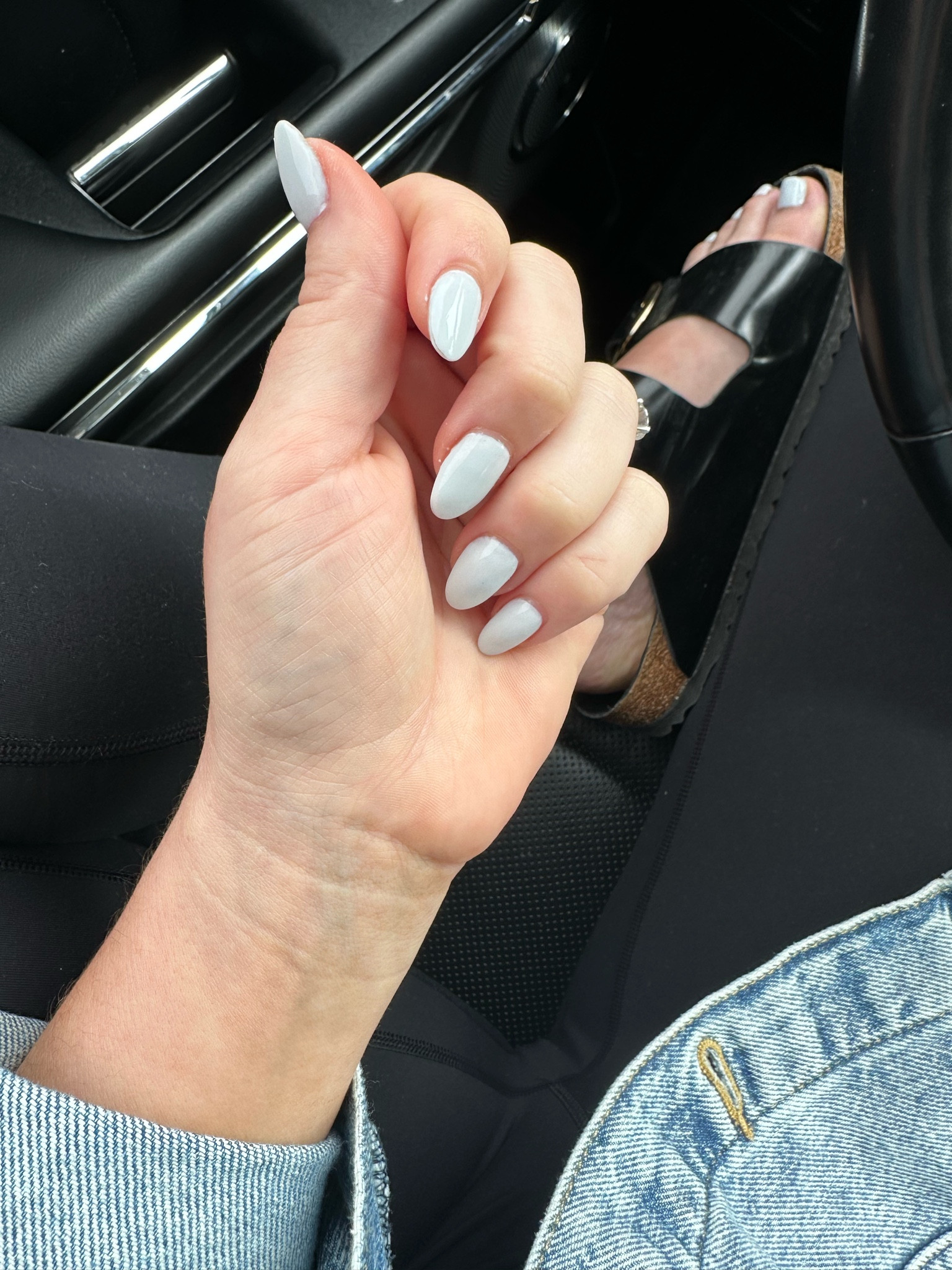 fresh nails 💅🏼 - suzi chases portu-geese by OPI

#LTKBeauty #LTKStyleTip #LTKFindsUnder50