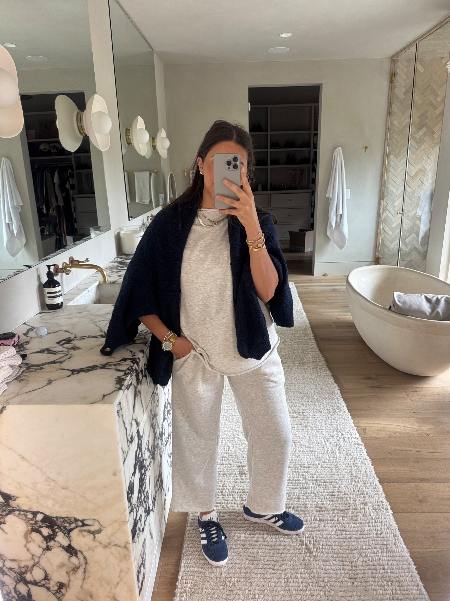 Viral amazon set! So cozy☁️

Dressupbuttercup.com #dressupbuttercup #dederaad


#LTKStyleTip #LTKSeasonal #LTKSaleAlert