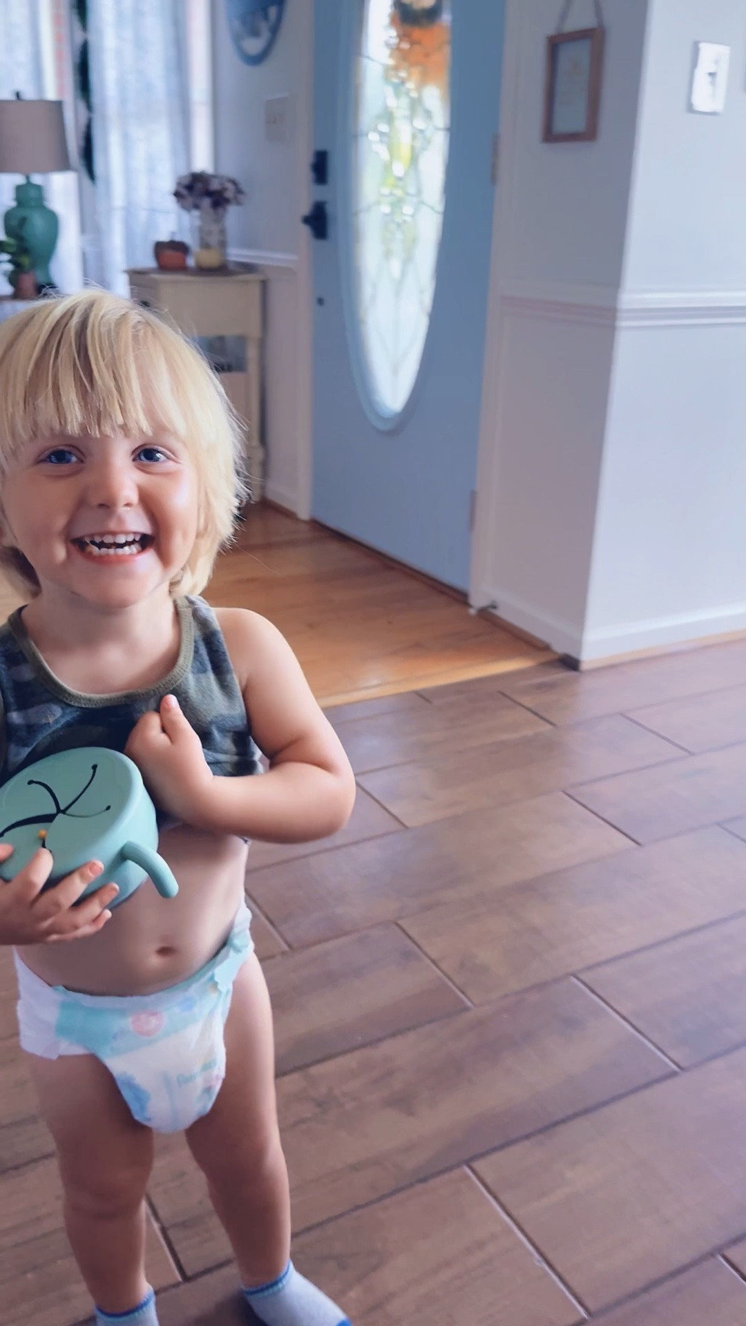 Ohhhhh that whittle belly and giggle 🥰 - my whole heart!!!!! 🤎