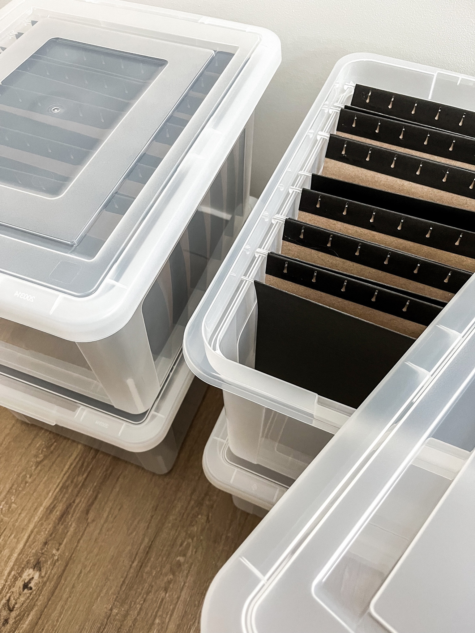 O R G 🙌🏻

Amazon Canada home find 👇🏻
+ clear letter or legal file boxes
+ 25 pack black letter hanging file folders 

#organization #storage #homeoffice 

#LTKunder100 #LTKhome