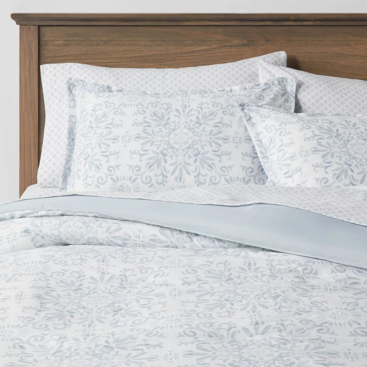7pc Medallion Comforter Bedding Set with Sheets Blue - Threshold™ | Target
