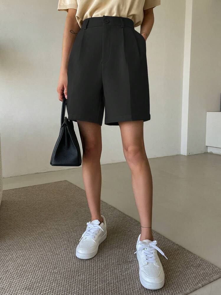 DAZY Shorts À Poches Inclinées À Taille Haute Et Détails Plissés | SHEIN