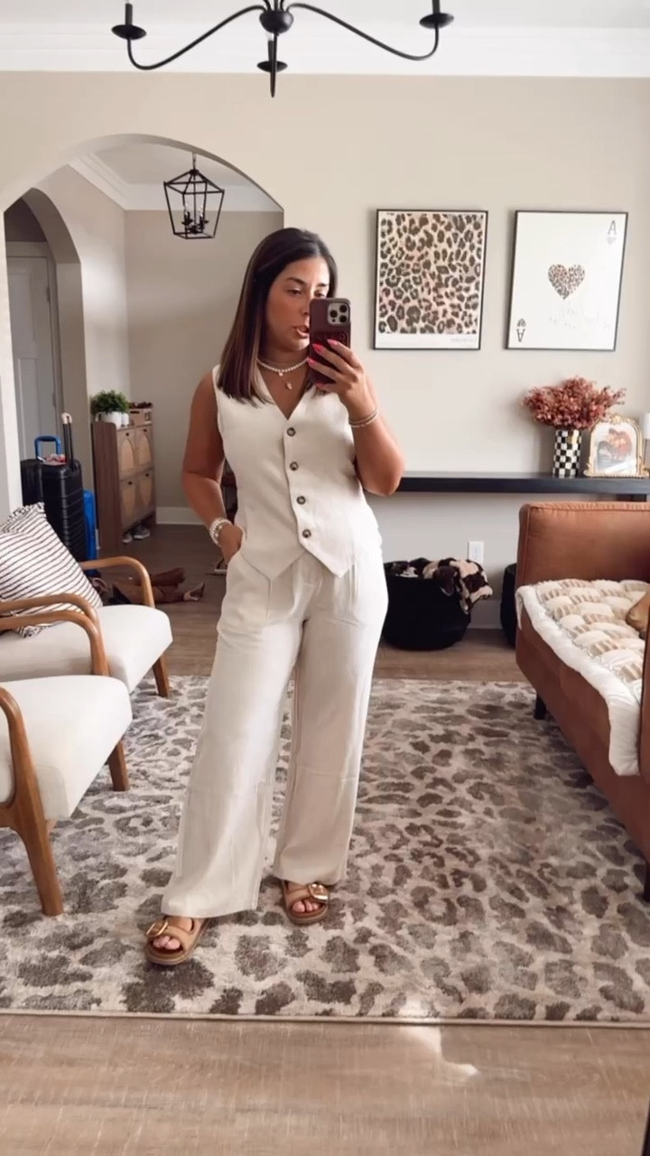 I’m obsessing over this linen set, it honestly couldn’t be more perfect. The fit, the fabric, the details- OMG, I can’t handle how good it is! 

Summer short girl outfit inspo

#LTKSummerEdit #LTKMidsize #LTKPetite