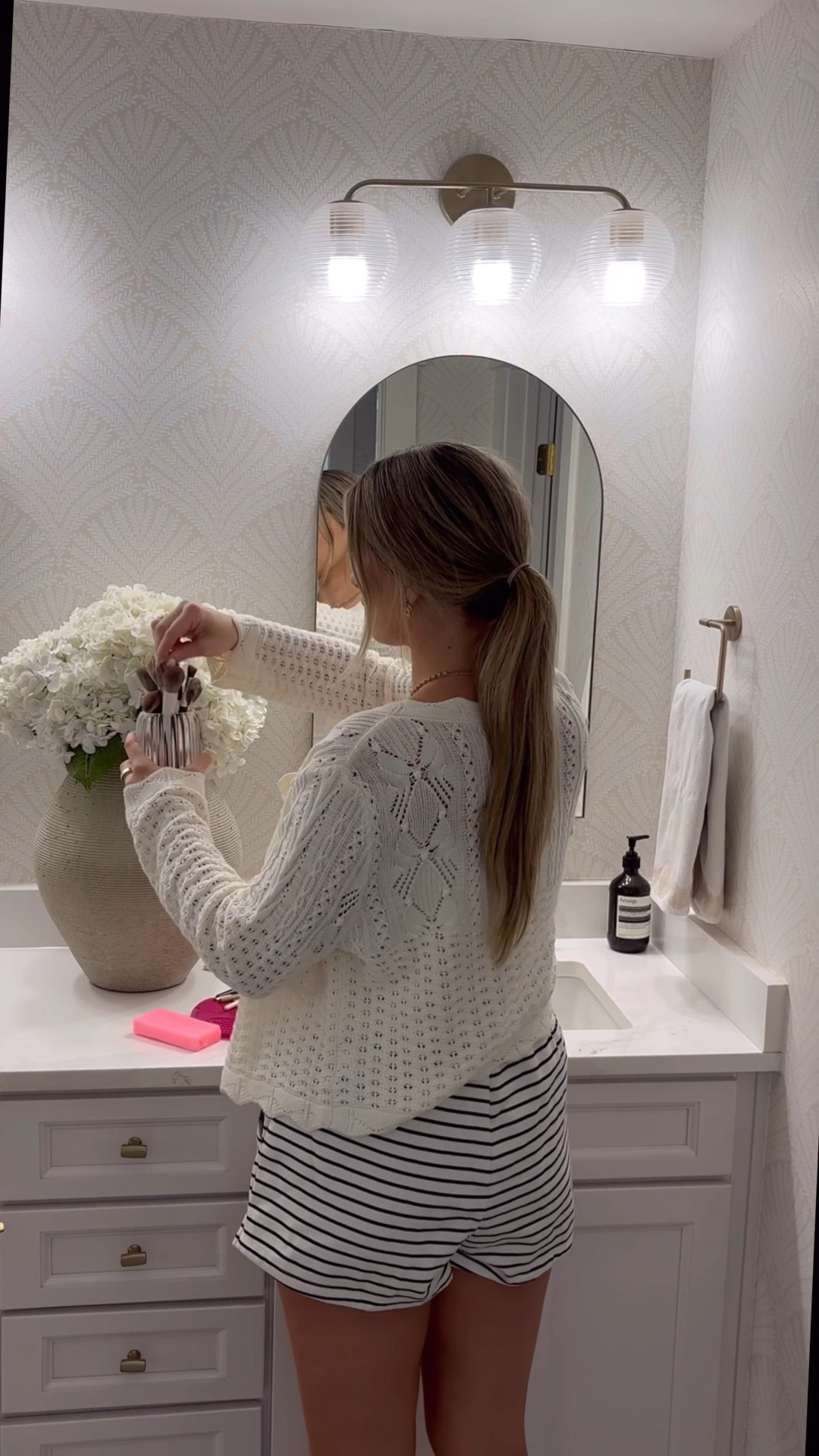 Wash my makeup brushes with me !! 🩷🫧🫶🏼

#LTKBeauty #LTKHome #LTKvlog