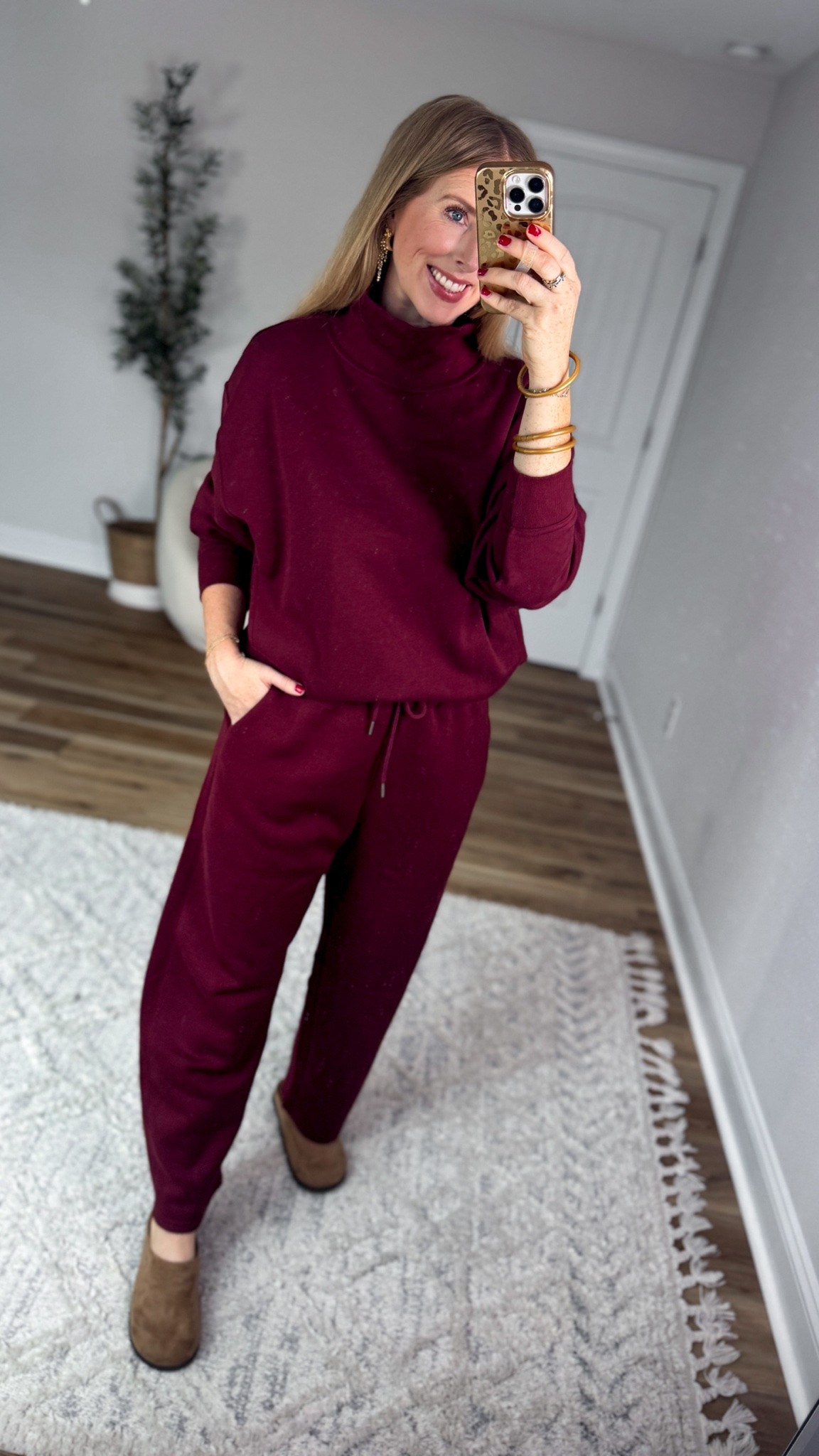 Weekend Walmart Wins try-on
Mock neck + barrel pant lounge set- medium
