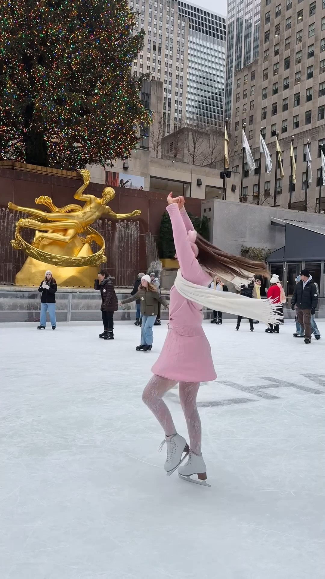 Ice skating ootd🎀⛸️🤍

#LTKHoliday #LTKFindsUnder100