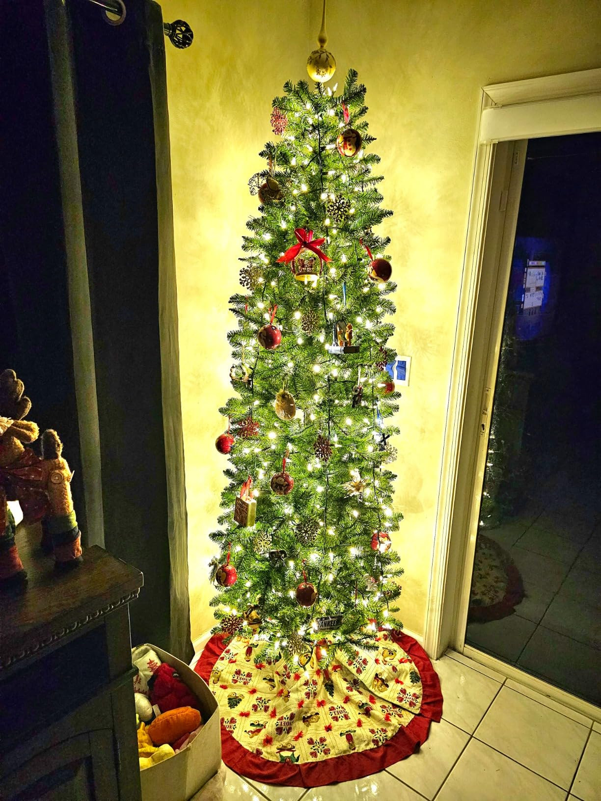 National Tree Company Artificial Slim Christmas Tree, Green, Kingswood Fir, Includes Stand, 7.5 F... | Amazon (US)