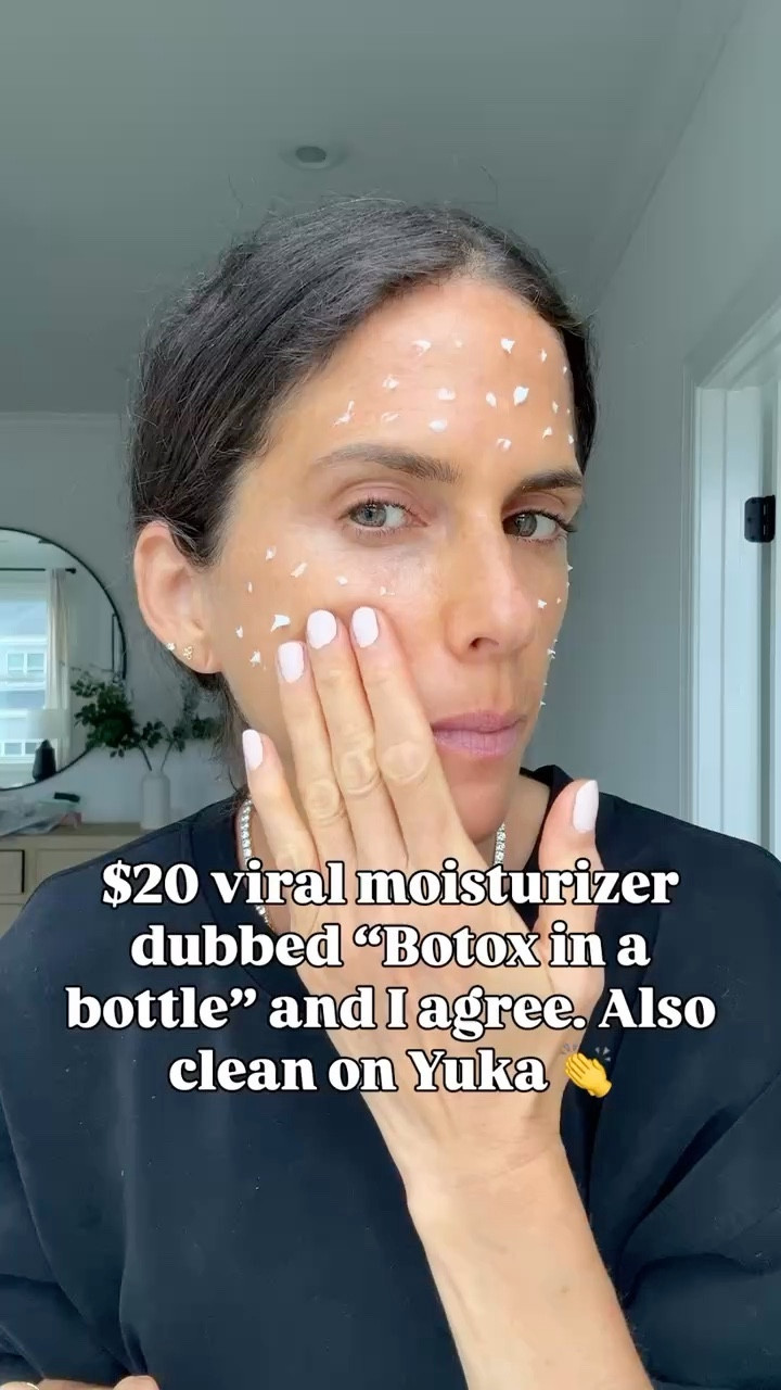 This $20 moisturizer lives up to the hype
Lightweight, hydrating, and leaves your skin looking smooth and glowy without feeling heavy
If you’ve been seeing this everywhere… it’s actually worth trying and such a good everyday option

#LTKSeasonal #LTKgrwm #LTKmomlife