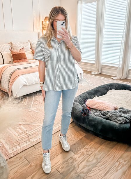 casual spring outfit / boxy button down and straight leg jeans / sneakers 

#LTKxMadewell #LTKstyletip #LTKfindsunder100