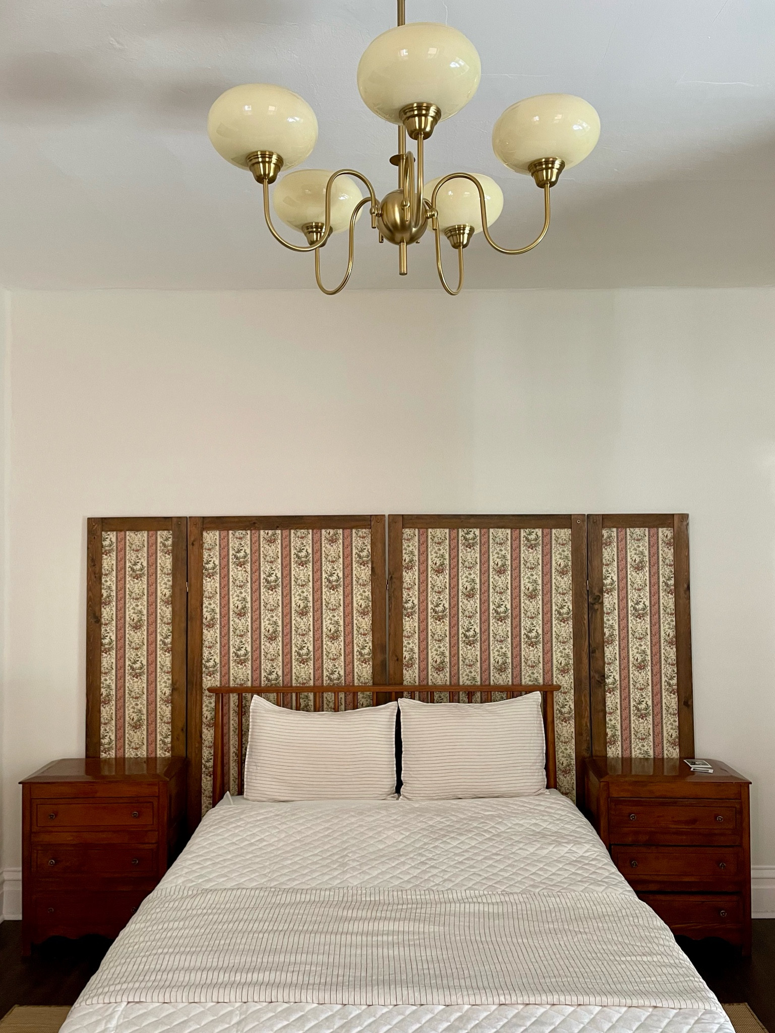I’m still planning out our bedroom space…but until then, I found this sweet vintage headboard and paired it with a spunky chandelier and some simple striped bedding. 😊

#LTKstyletip #LTKhome #LTKfindsunder50