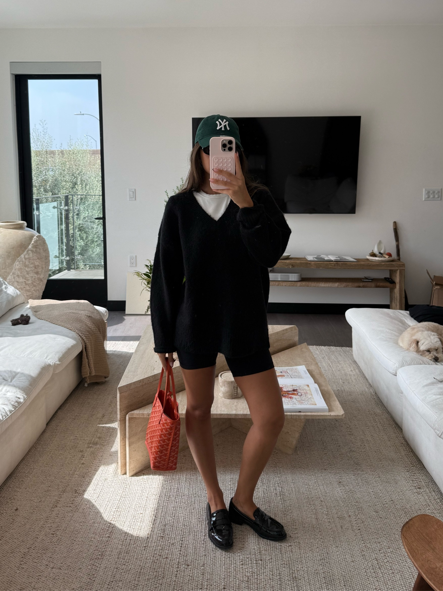 Shoes: Zara (Linked In Zara Favorites)
Bag: Goyard Anjou