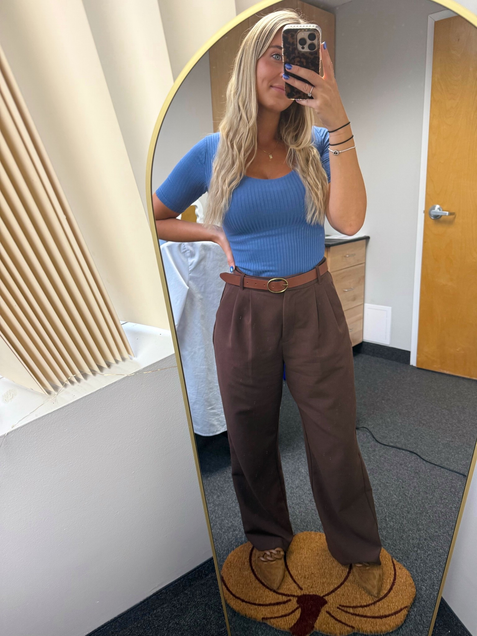 Work outfit💙

#abercrombie #falloutfit #workoutfit

#LTKFallSale #LTKWorkwear #LTKSaleAlert