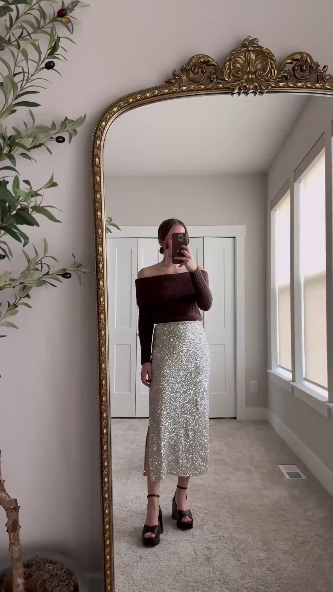 Holiday looks for all your dressed up moments this season! Perfect for winter weddings too! Use code ASHGARZASTYLE15 for 15% off!

Holiday outfits | dressed up | holiday style | outfit ideas | winter wedding | sequin dress | holiday party 

#LTKHoliday #LTKWedding

#LTKgrwm #LTKootd #LTKHoliday