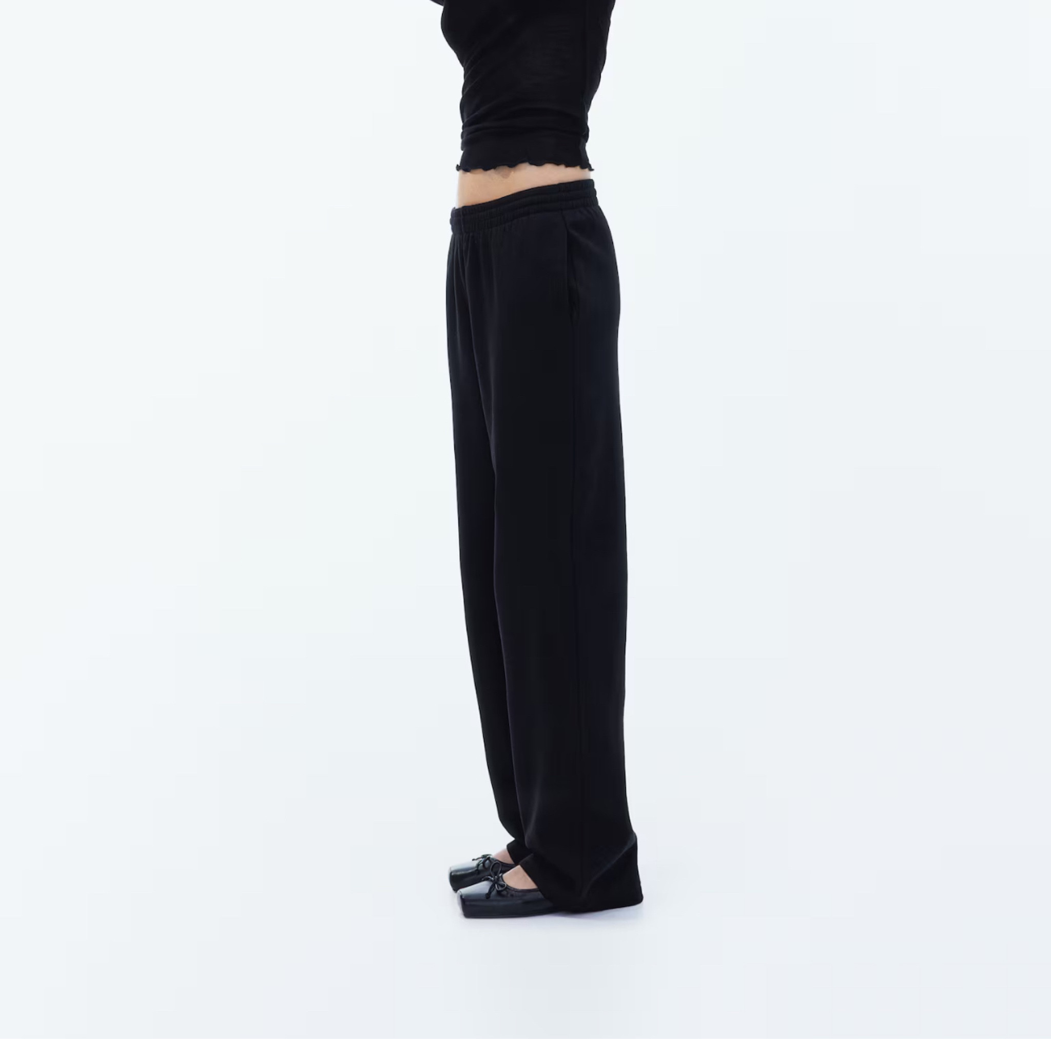 Love these sweatpants from H&M. Comfortable and chic! Perfect for casual wear.

#LTKStyleTip