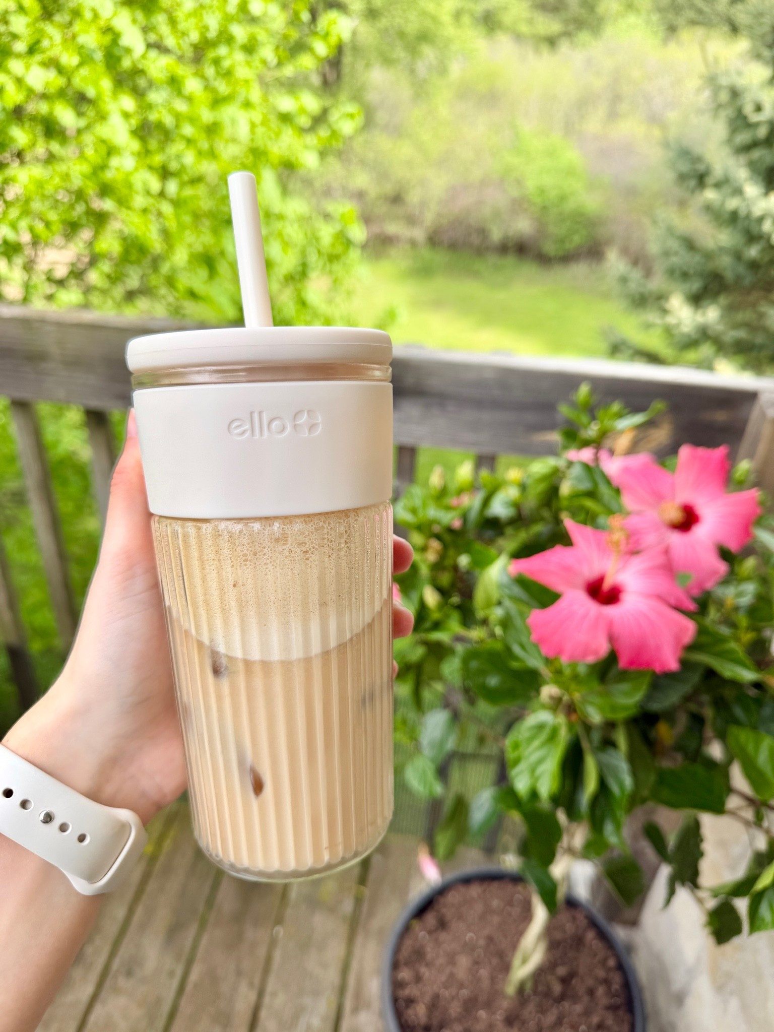 Iced Coffee Cup from @Target - $15.99 - 18oz Glass Tumbler with Straw

Coffee lovers, coffee cup, tumbler, iced coffee ideas, coffee recipes, coffee creamer, outdoor patio, morning routine, drinkware, iced coffee accessories, coffee at home, work from home, summer drinks

#LTKHome