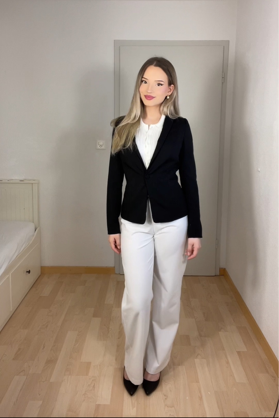 #corporateoutfits #businessoutfit #pumps #tailoredtrousers #blazer 