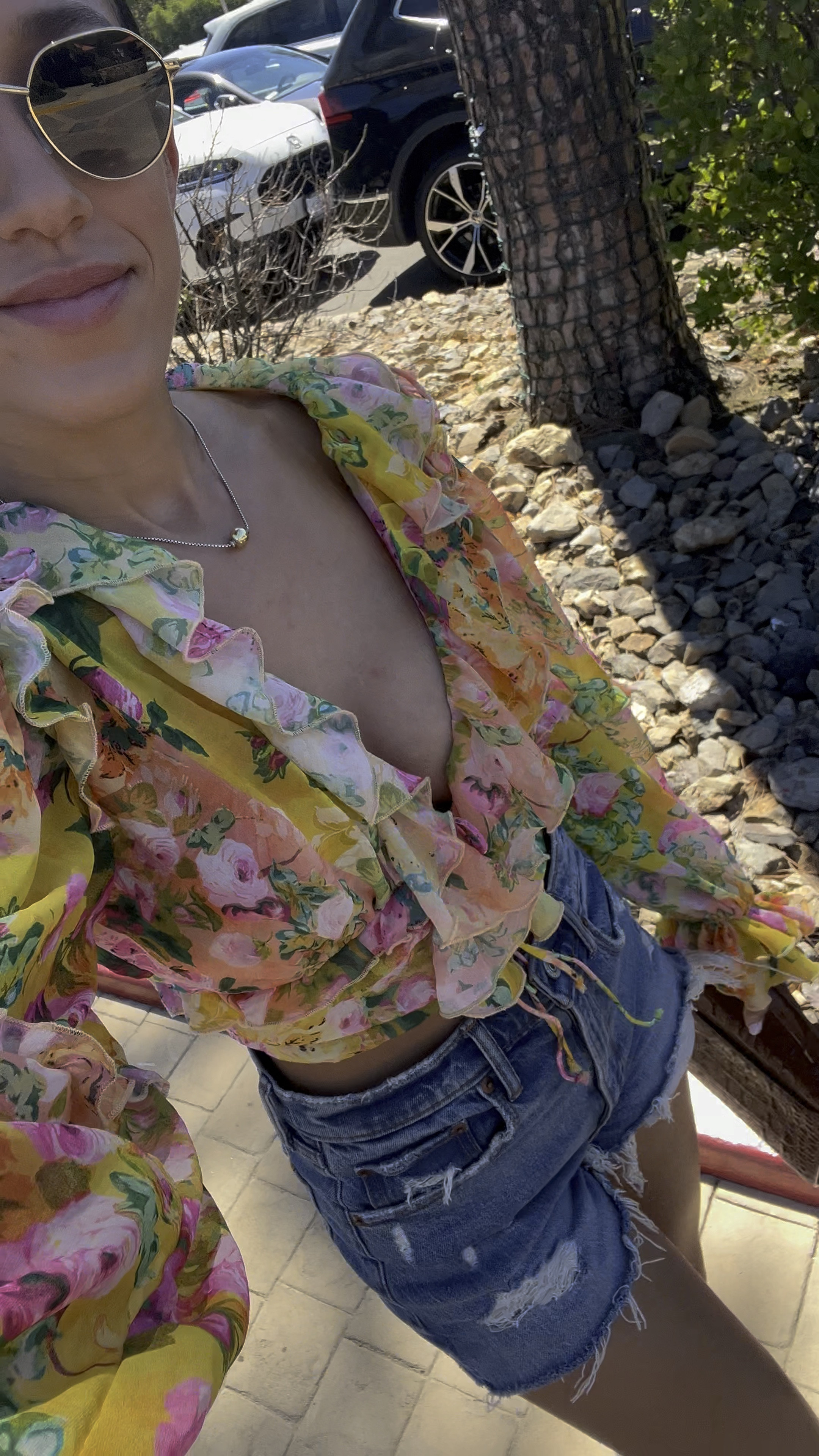 Brunch ootd check. For Love & Lemons lightweight floral crop top and some denim shorts 

#LTKstyletip #LTKU #LTKFind