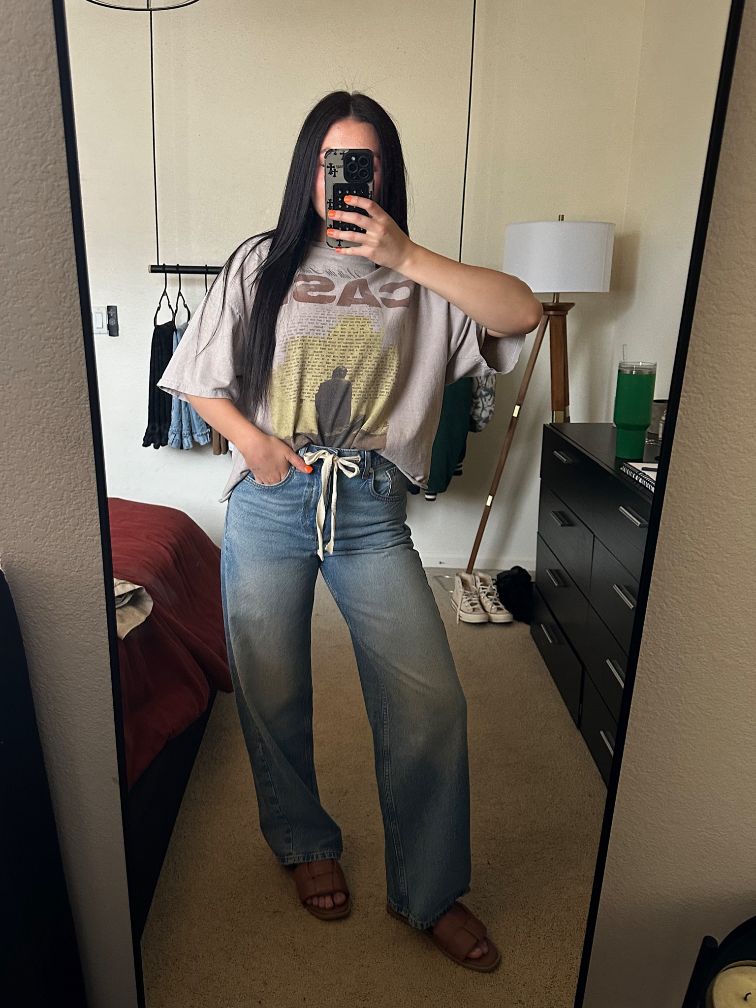 Did my true size 27 for the jeans! Fit perfectly. If you want them bagger and to sit lower on your hits size up one or two! 