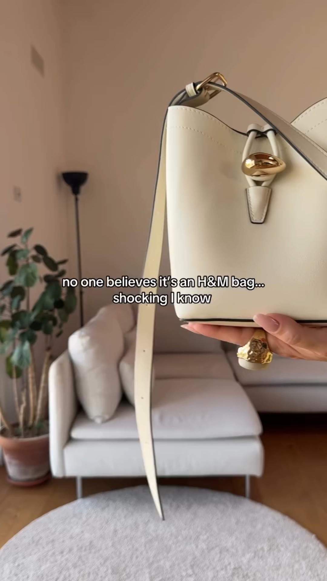no one believes it’s an H&M bag! gives designer vibes
#LTKH&M #LTKBag 

#LTKFindsUnder50 #LTKStyleTip