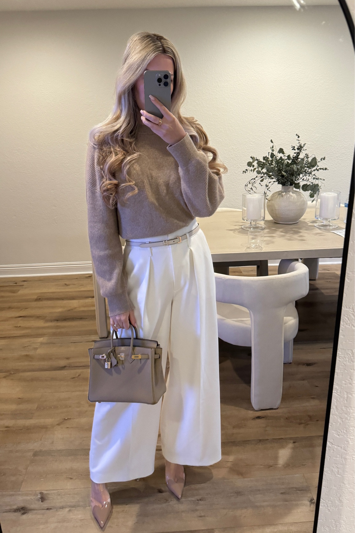 Elegant chic for a casual dinner. Wearing my favorite cashmere sweater and stylish white pleated pants. Paired the top with a matching birkin in beige Marfa and Alaïa heart pumps in nude 🤎

#LTKitbag #LTKshoecrush #LTKstyletip