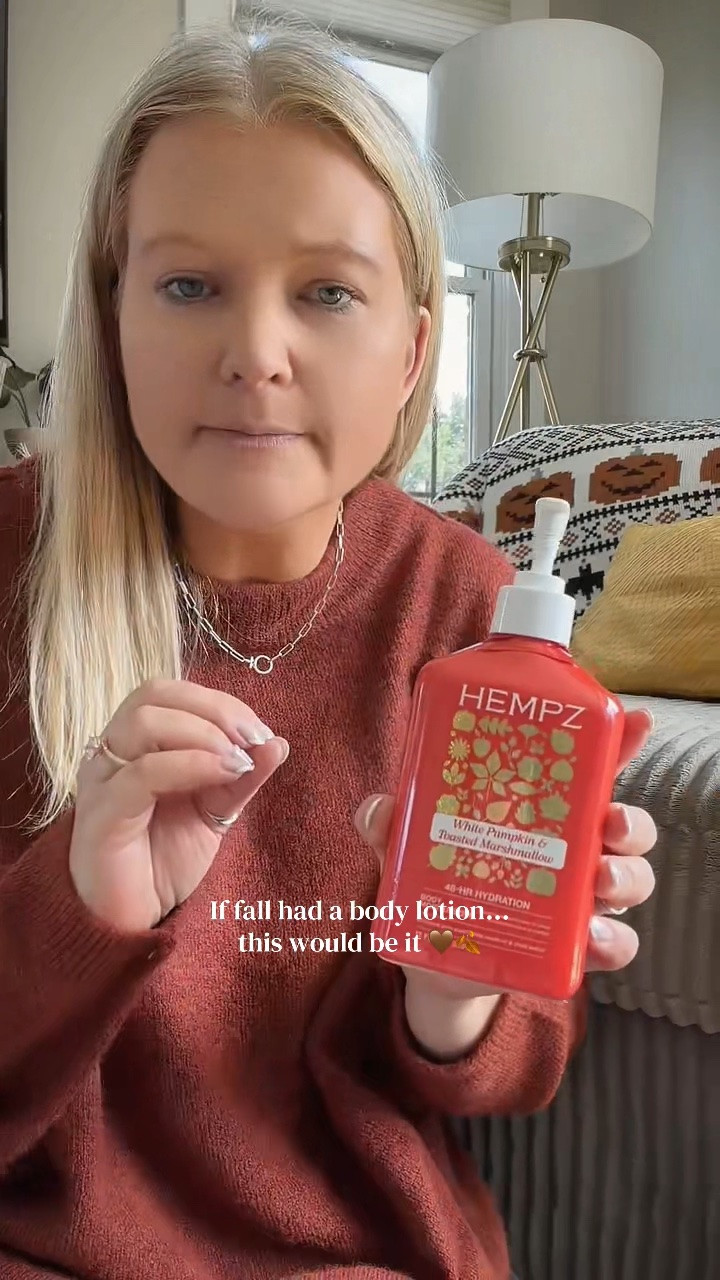 These fall scents are so cozy
Perfect for getting into the season
without going full pumpkin spice.🤎🫚🍎
#hempz #fallscents #lotion #fallsmells #bodylotion

#LTKSeasonal #LTKBeauty #LTKselfcare