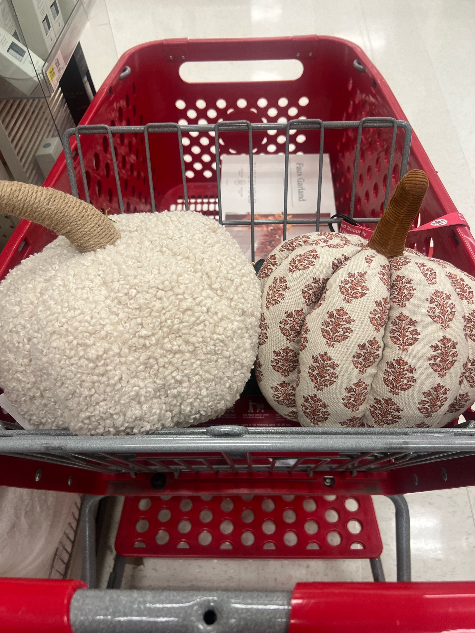 Are we kidding with these?! So perfect for fall and only $20 

#LTKSeasonal #LTKFindsUnder50 #LTKHome