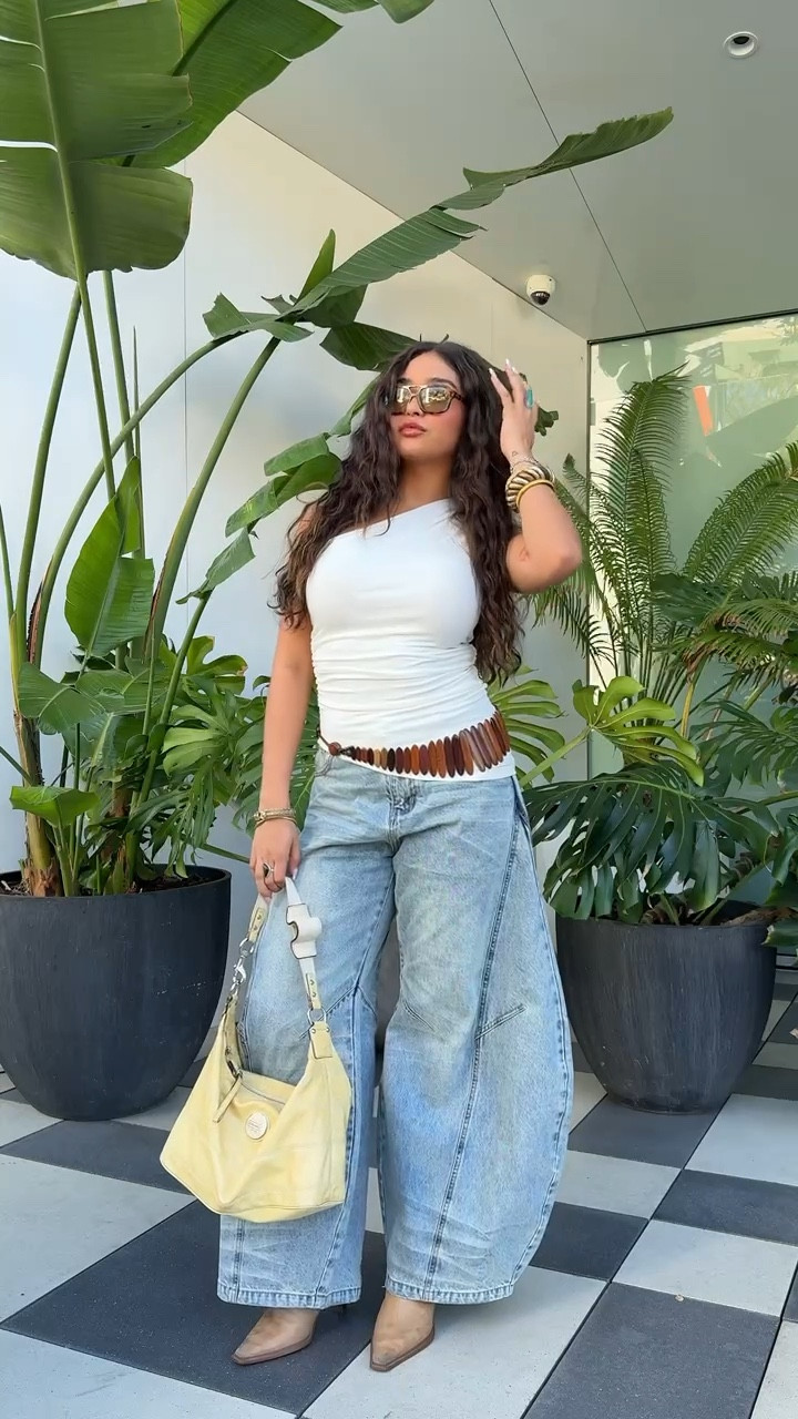 OOTD 🤍 Jeans are Prod and boots are Zara ✨

#LTKSeasonal #LTKFindsUnder100 #LTKStyleTip