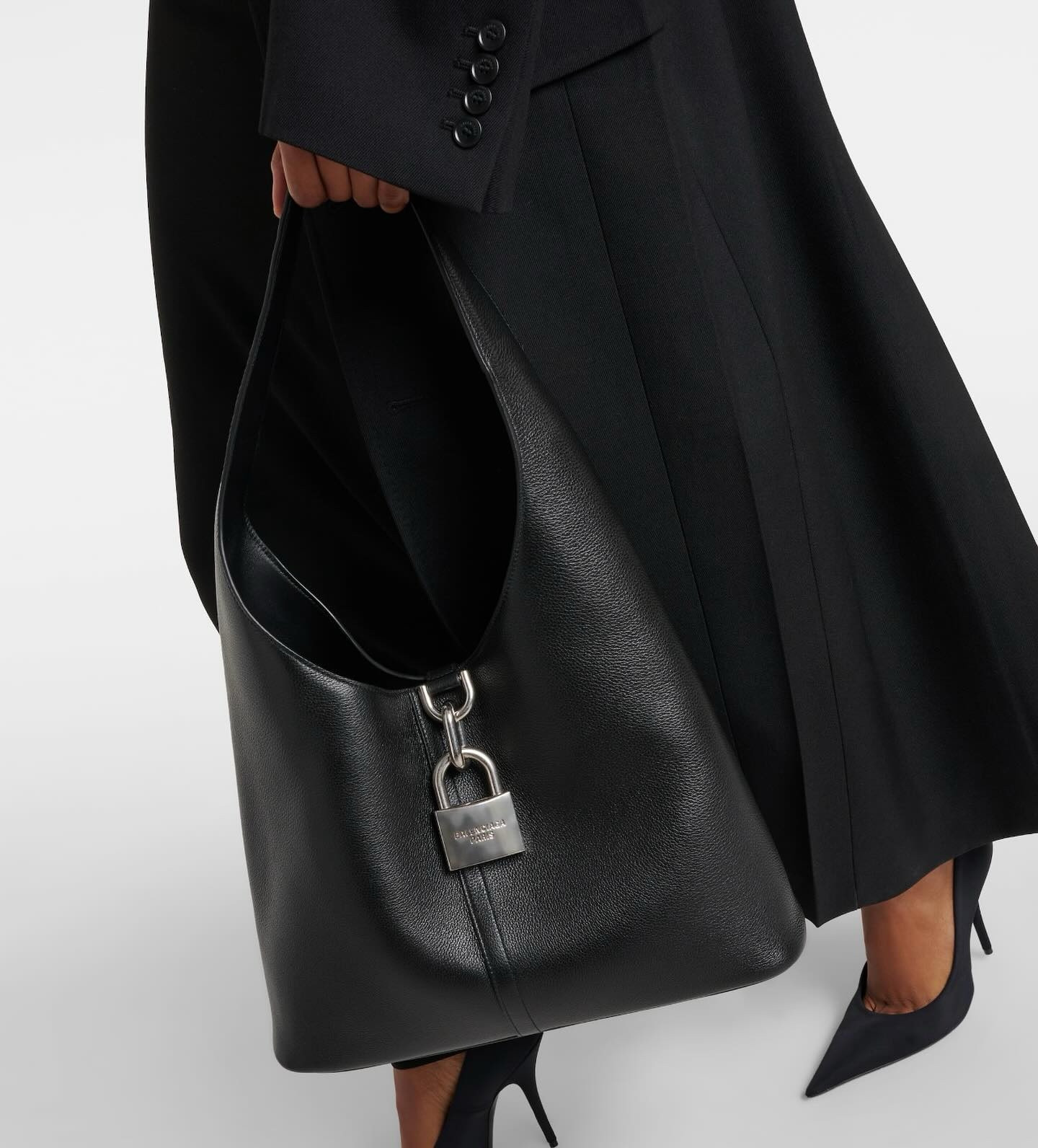 “It bag” @balenciaga Locker North-South shoulder bag #zetfavorites #gününcanısı sold @mytheresa.com