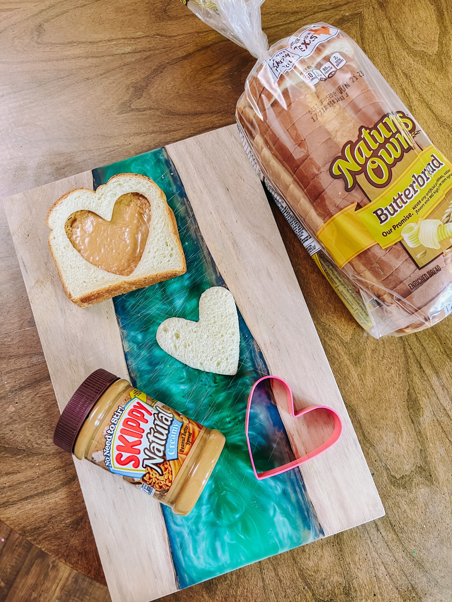 With back to school around the corner, it’s time to stock up on all the school lunch essentials. For my kids that means @skippybrand creamy peanut butter and @naturesownbread Honey Wheat and Butterbread. @Target has everything I need for school lunches this year! 
#Target, #TargetPartner, #brunch, #peanutbutter, #pb, #tasty, #easysnack, #schoolsnack


#LTKBacktoSchool #LTKfamily #LTKkids