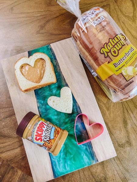 With back to school around the corner, it’s time to stock up on all the school lunch essentials. For my kids that means @skippybrand creamy peanut butter and @naturesownbread Honey Wheat and Butterbread. @Target has everything I need for school lunches this year! 
#Target, #TargetPartner, #brunch, #peanutbutter, #pb, #tasty, #easysnack, #schoolsnack


#LTKBacktoSchool #LTKfamily #LTKkids