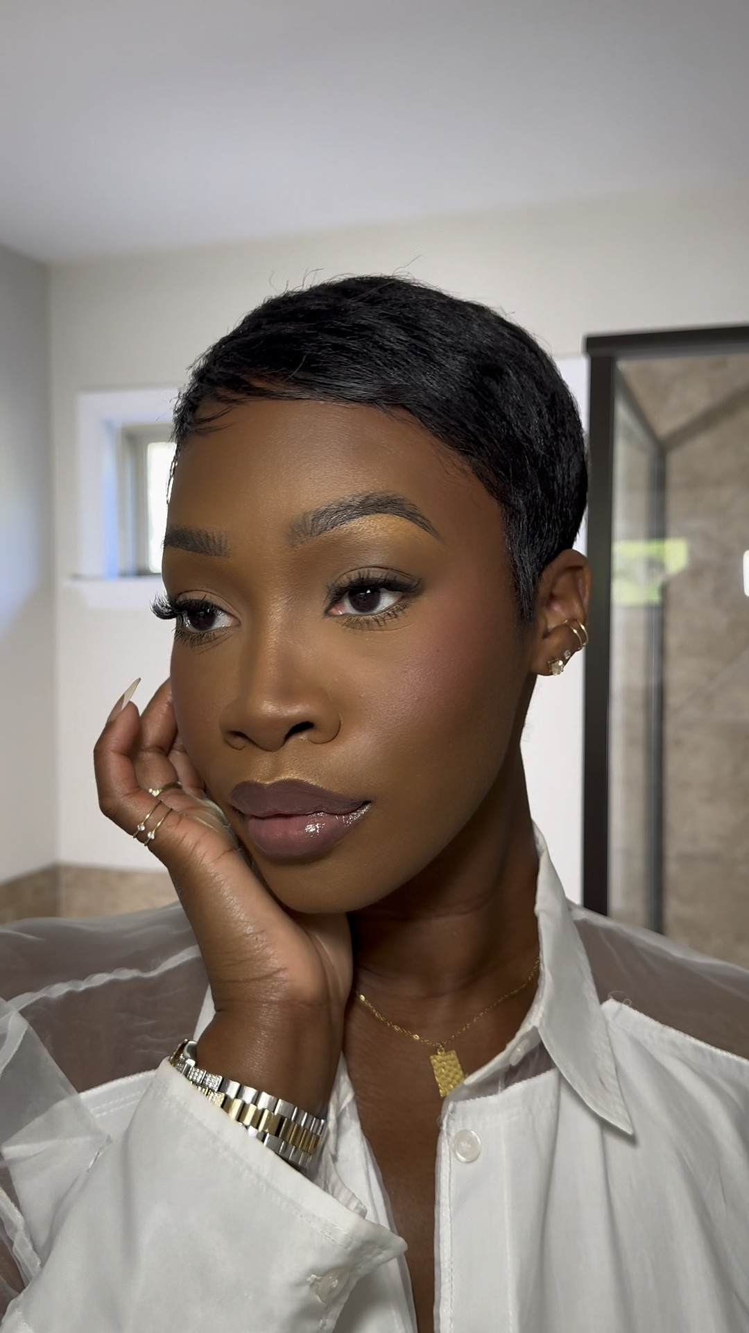 #ad When I need a lip to complete my everyday looks, I've been reaching for the @milanicosmetics Keep It Full Glossy Plumping Balm. This is a glossy lip balm that nourishes, moisturizes & plumps the lips (Clinically proven to increase lip volume after 4 weeks of daily use). Head to @Target to pick yours up today! 

#GRWMilani #milanicosmetics  #TargetPartner #Target
