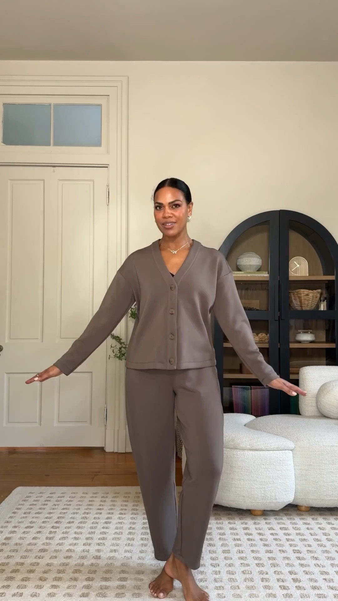 If you don’t want to travel in a wide leg pant, I’ve found the solution- the spanx barrel pant! 20% off sitewide during LTK’s Spring Sale with code LTKSPANX


#LTKActive #LTKSaleAlert #LTKSpringSale