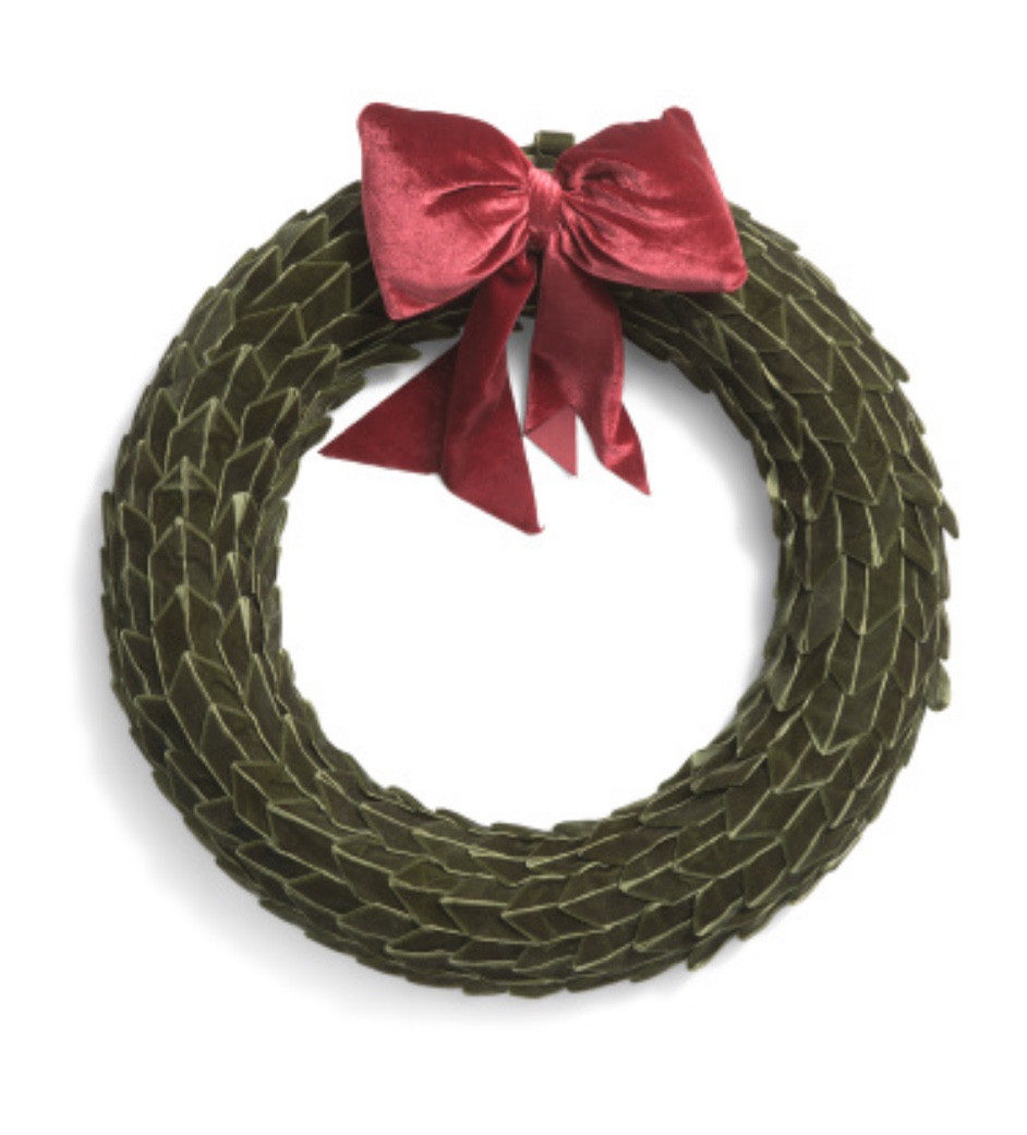 The most gorgeous velvet wreath 

#LTKHoliday #LTKHome