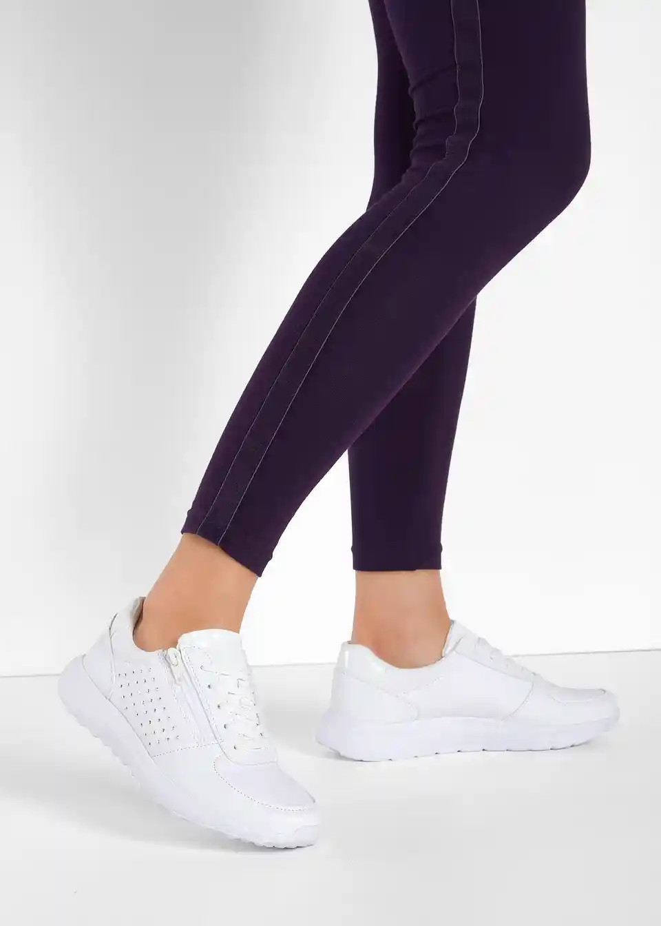 Sneaker mit Glitzersteinen | Bonprix DE