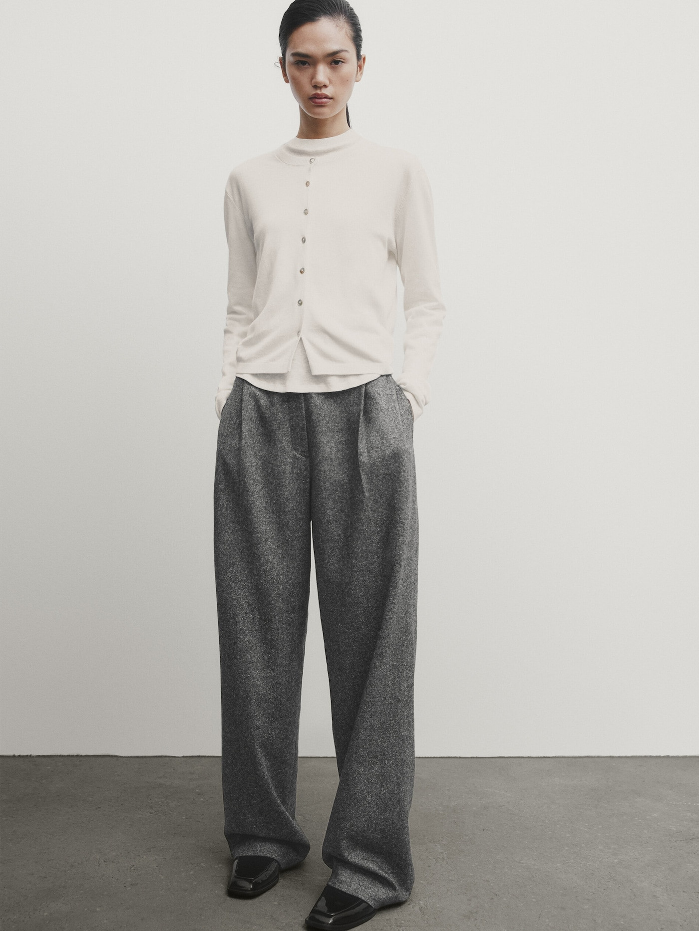 Unifarbener Strickcardigan mit Knopfleiste | Massimo Dutti DE