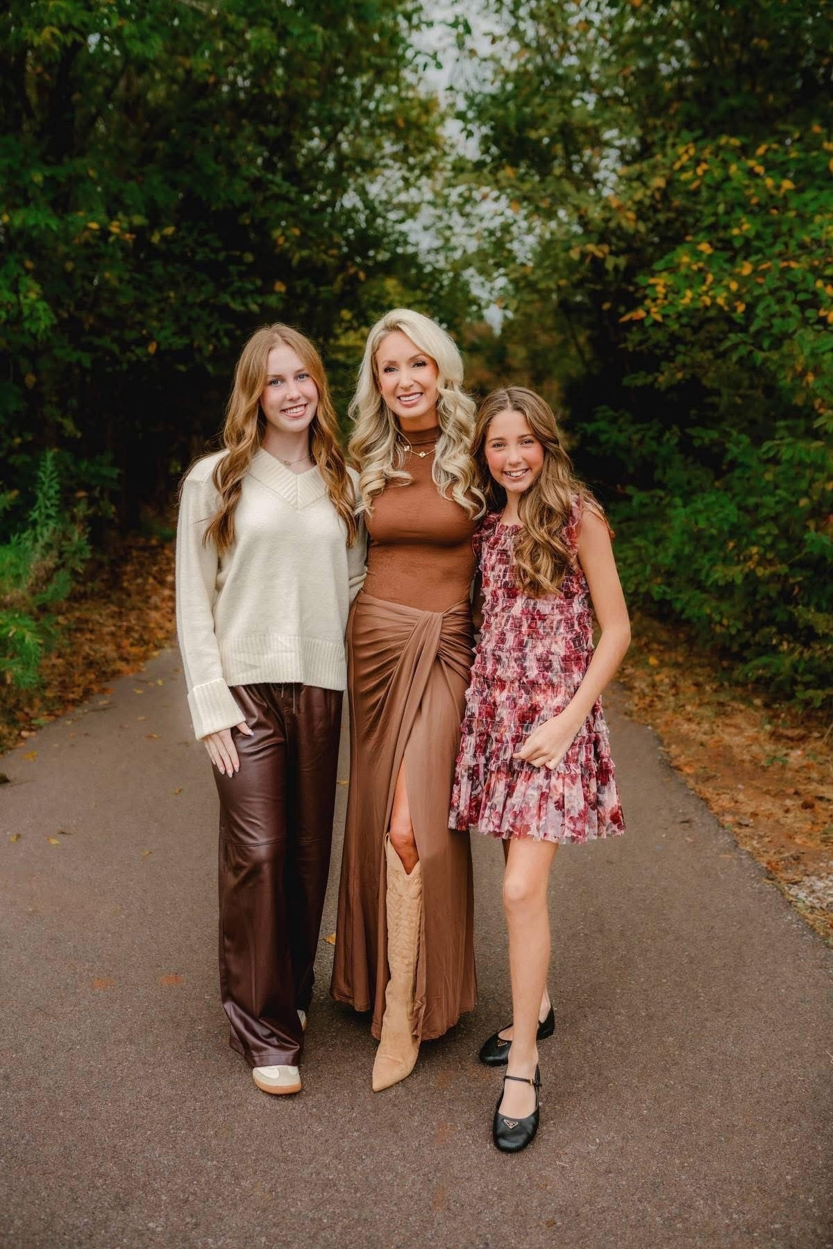 My outfit for Fall pictures is under $200 on sale 20% with code HAPPY20!! 🤎

#LTKFindsUnder100 #LTKSeasonal