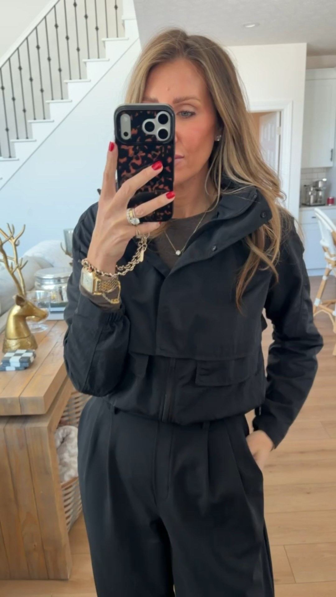 Running errands outfit, matching set, effortless casual outfit, Athleisure, comfy outfit, themominstyle

#LTKootd #LTKActive #LTKSeasonal