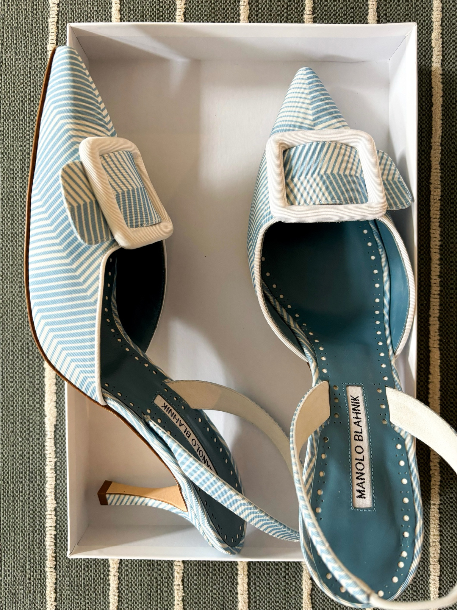 Marked down Manolo Blahniks, don’t mind if I do!

#LTKShoeCrush #LTKSaleAlert #LTKOver40